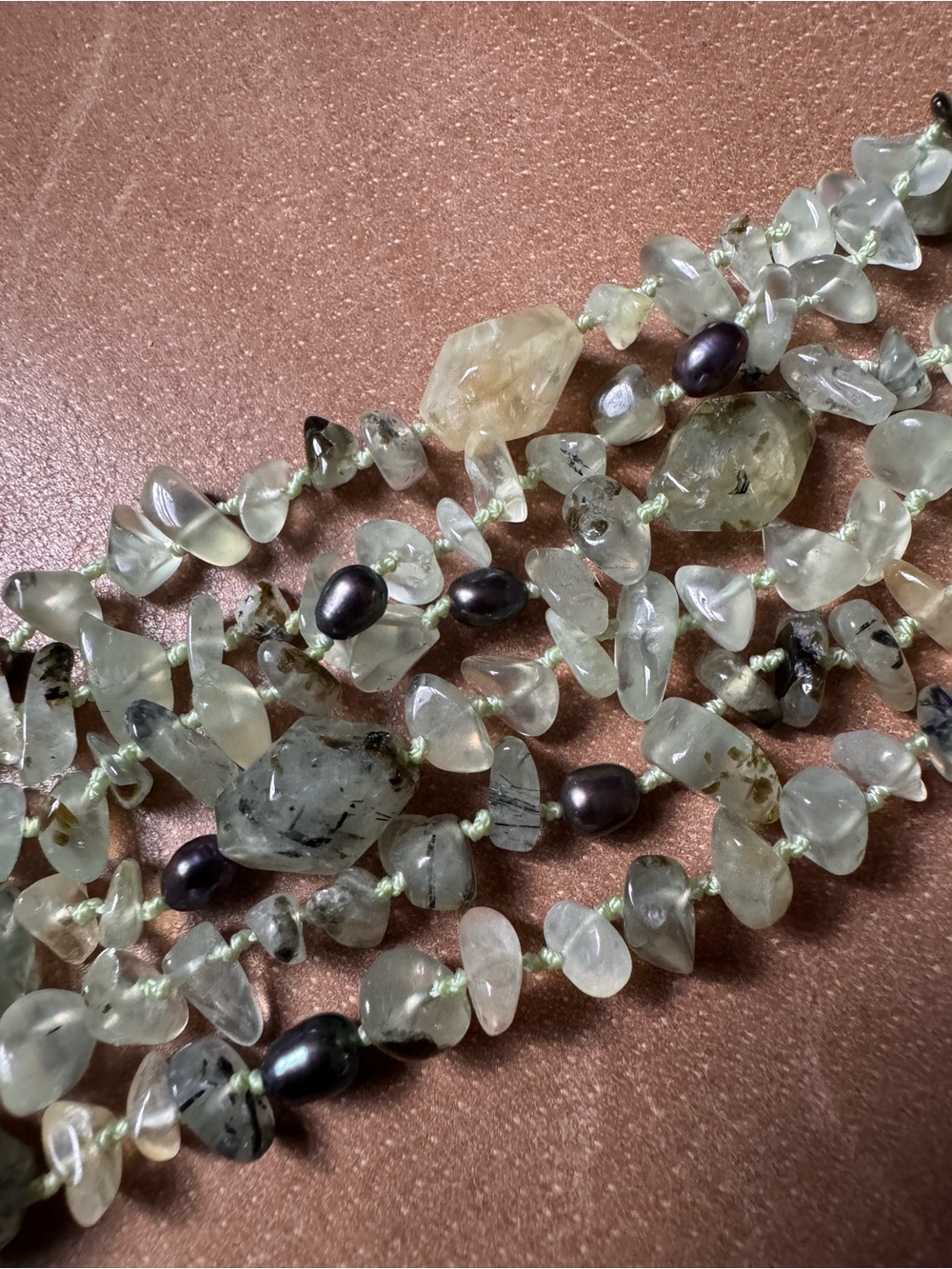 Vintage Green Stone 6 strand Cluster Bracelet w Dark blue freshwater pearl bead - Picture 10 of 13
